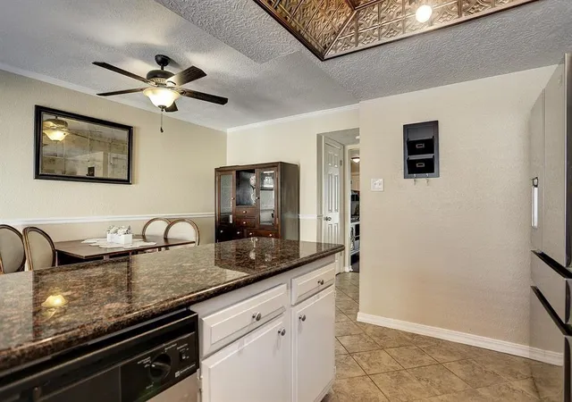 Photo 4 of Townhouse for sale at 3812 Laura Leigh Dr, Friendswood, TX 77546 | MLS# 7552236 | Listing updated on 2026-08-05