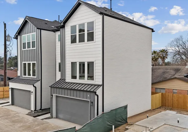 Photo 3 of Single family home for sale at 253 De Boll St, Houston, TX 77022 | MLS# 19114337 | Listing updated on 2026-09-16