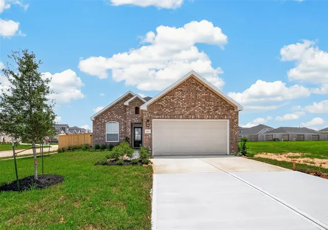 Photo 2 of Single family home for sale at 1435 Terry Roberts Dr, Angleton, TX 77515 | MLS# 72583605 | Listing updated on 2026-08-01