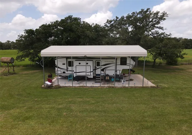 4th image of 11009 N Hwy 77, Lexington, TX 78947 | MLS# 55789955