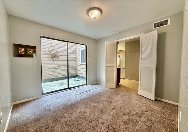 Photo 4 of Condo for sale at 2103 Pl Rebecca Ln #D10, Houston, TX 77090 | MLS# 76384110 | Listing updated on 2026-09-19