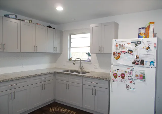 2nd image of 815 W Rittenhouse Rd, Houston, TX 77091 | MLS# 84563592