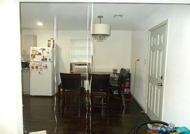 4th image of 815 W Rittenhouse Rd, Houston, TX 77091 | MLS# 84563592