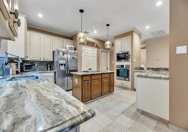 Photo 3 of Single family home for sale at 5319 Arbor Bridge Court, Kingwood, TX 77345 | MLS# 53148179 | Listing updated on 2026-08-31