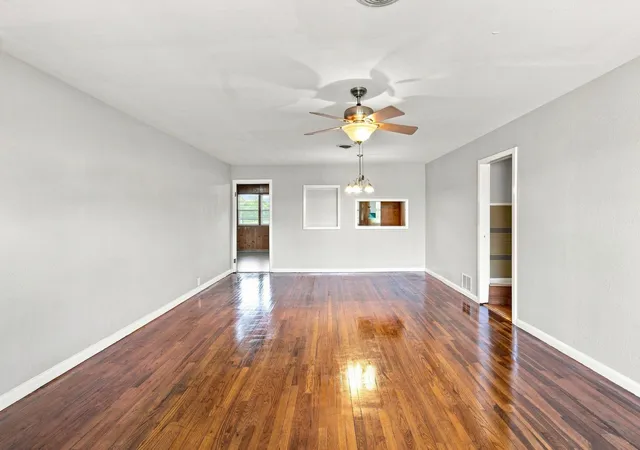 Photo 4 of Single family home for sale at 817 Masonic Oak Dr, Brazoria, TX 77422 | MLS# 39554871 | Listing updated on 2026-10-06