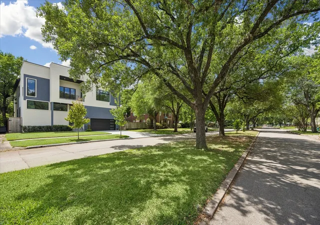 2nd image of 2065 Southgate Blvd, Houston, TX 77030 | MLS# 84072371