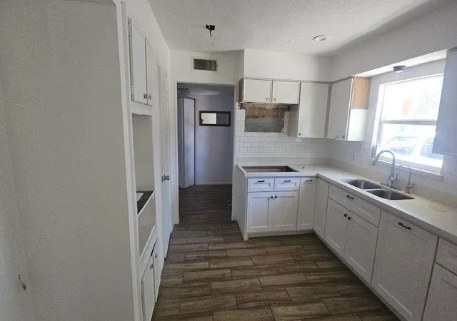Photo 3 of Single family home for sale at 6815 Moss Oaks Dr, Houston, TX 77050 | MLS# 94736790 | Listing updated on 2026-07-25