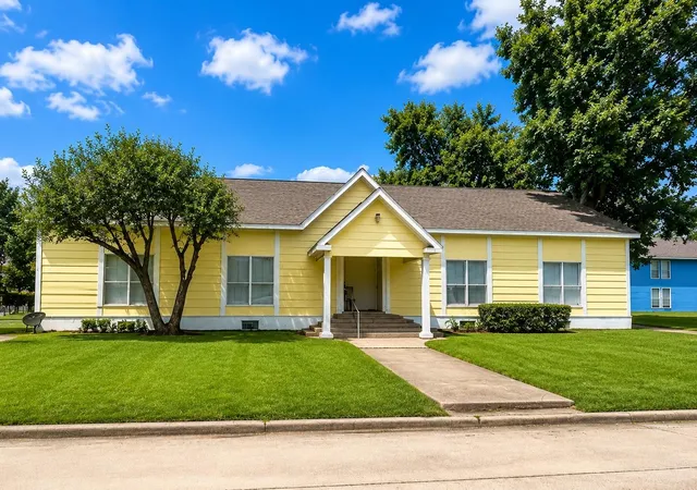 Photo 2 of Multi family home for sale at 513 E Caney St, Wharton, TX 77488 | MLS# 59701546 | Listing updated on 2026-08-19