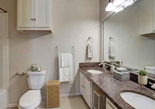2nd image of 2255 Braeswood Park Dr, Houston, TX 77030