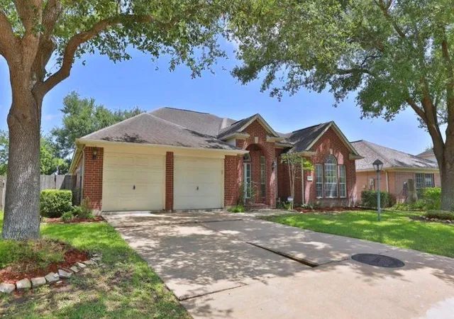 2nd image of 12318 Shadow Island Dr, Houston, TX 77082 | MLS# 49917061
