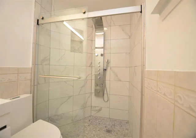 33rd image of 9809 Richmond Ave #G1, Houston, TX 77042 | MLS# 34103483