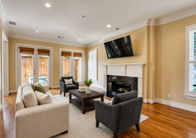 Photo 3 of Townhouse for sale at 5834 Candlewood Ln, Houston, TX 77057 | MLS# 26705692 | Listing updated on 2026-09-11