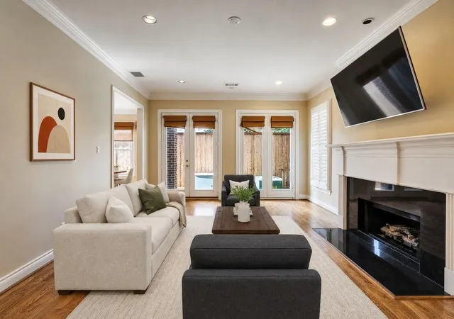 Photo 3 of Townhouse for sale at 5834 Candlewood Ln, Houston, TX 77057 | MLS# 26705692 | Listing updated on 2026-09-11