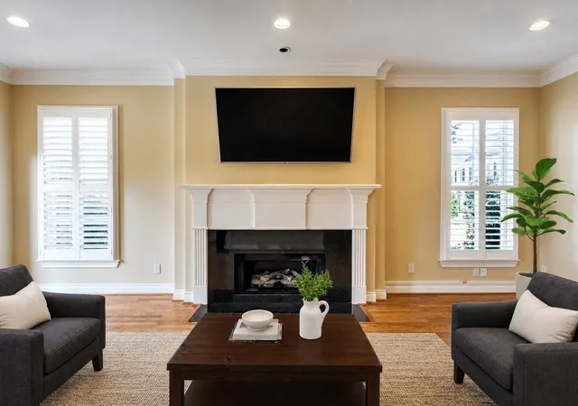 Photo 4 of Townhouse for sale at 5834 Candlewood Ln, Houston, TX 77057 | MLS# 26705692 | Listing updated on 2026-09-11