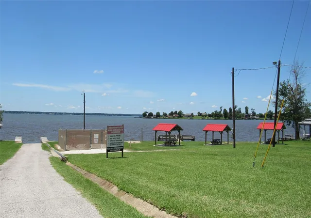 4th image of 738 W Cattle, Onalaska, TX 77360 | MLS# 13356071