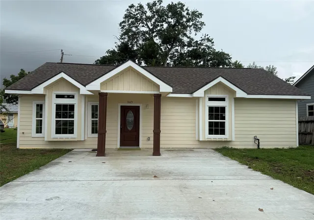 Photo 1 of Single family home for sale at 903 Harris Ave, Pasadena, TX 77506 | MLS# 11137345 | Listing updated on 2026-07-26