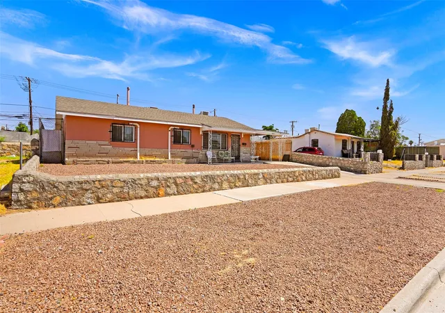 Photo 3 of Single family home for sale at 4405 Tularosa Ave, El Paso, TX 79903 | MLS# 20268445 | Listing updated on 2026-09-04