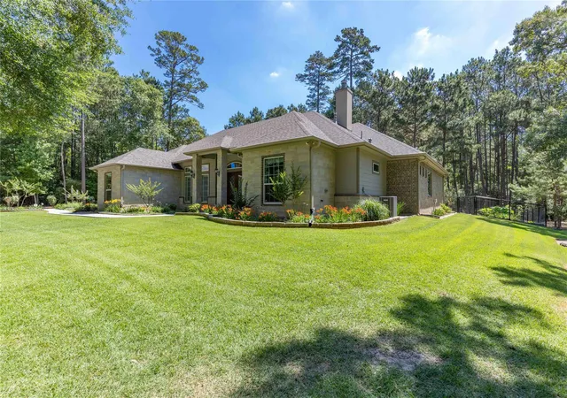 Homes for sale in Huntsville, TX | 166 Rim Rock Rd, Huntsville, TX 77340 | MLS# 83381242