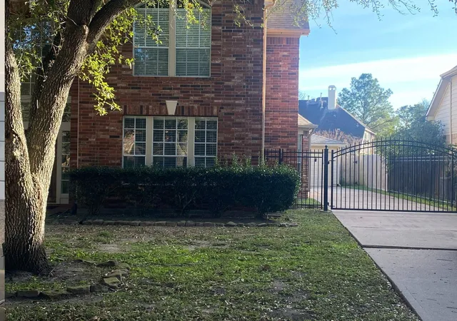 4th image of 3116 Indian Summer Trl, Friendswood, TX 77546 | MLS# 94068571