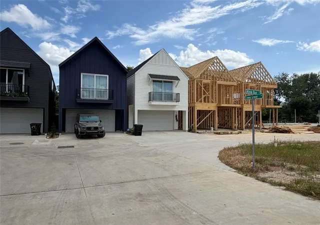 Photo 4 of Land for sale at 4623 Crown Bnd Ln, Houston, TX 77018 | MLS# 68245484 | Listing updated on 2026-07-03