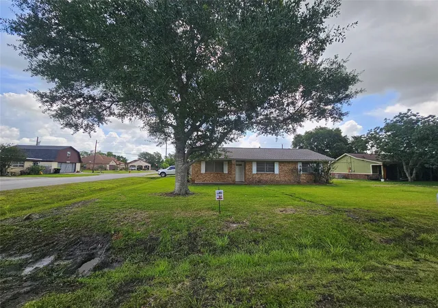 2nd image of 120 Ronald Ave, Bay City, TX 77414 | MLS# 56731211
