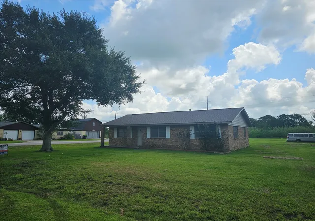 3rd image of 120 Ronald Ave, Bay City, TX 77414 | MLS# 56731211