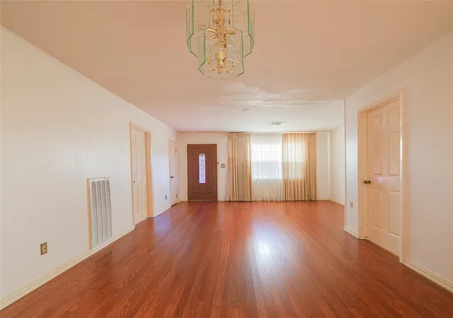 2nd image of 3127 Brisbane St, Houston, TX 77051 | MLS# 10121233
