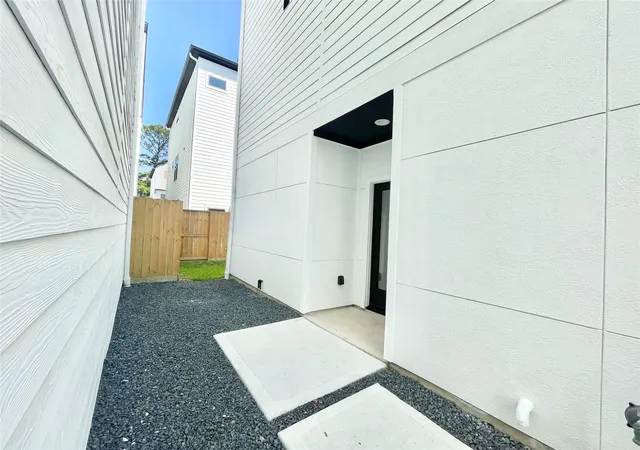 5th image of 3716 Creekmont Gardens Ln, Houston, TX 77091 | MLS# 75766158