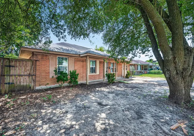 2nd image of 4310 Dacca Dr, Houston, TX 77047 | MLS# 60301532