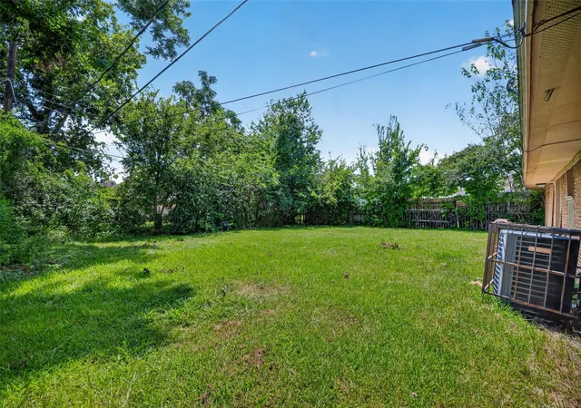37th image of 4310 Dacca Dr, Houston, TX 77047 | MLS# 60301532