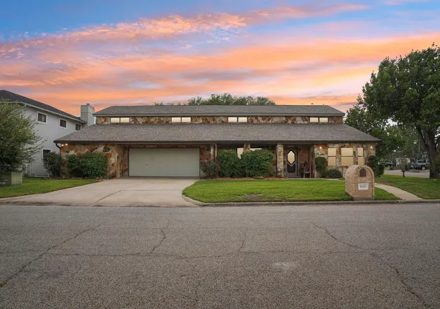 Photo 2 of Single family home for sale at 9243 Deepwater Dr, Montgomery, TX 77356 | MLS# 86537295 | Listing updated on 2026-09-20