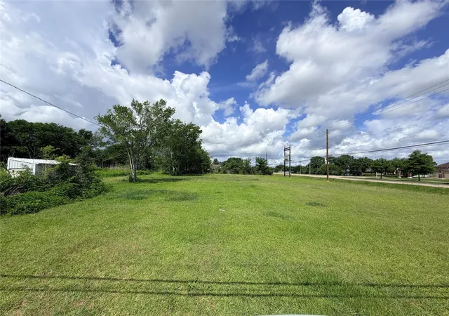 2nd image of 16618 County Road 831, Pearland, TX 77584 | MLS# 92635106