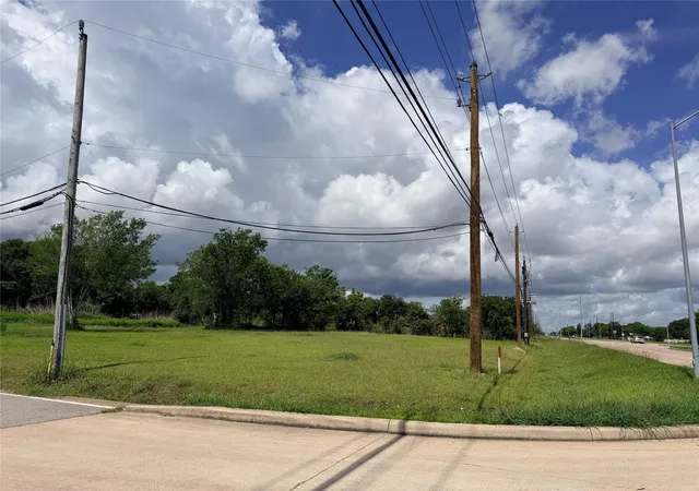 Photo 3 of Land for sale at 16618 County Rd 831, Pearland, TX 77584 | MLS# 92635106 | Listing updated on 2026-08-06
