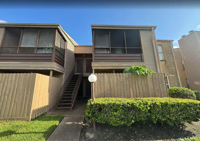 1st image of 10555 Turtlewood Ct #2609, Houston, TX 77072 | MLS# 38456161