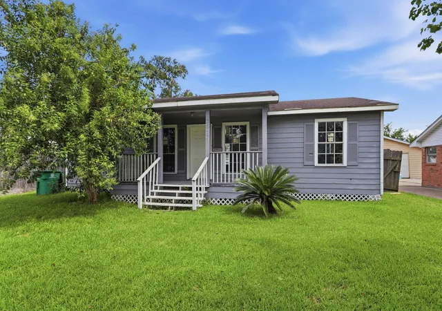Photo 3 of Single family home for sale at 3517 Sparrow St, Houston, TX 77051 | MLS# 12340221 | Listing updated on 2026-09-17