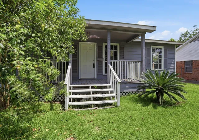 Photo 4 of Single family home for sale at 3517 Sparrow St, Houston, TX 77051 | MLS# 12340221 | Listing updated on 2026-09-17
