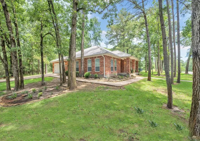 Photo 2 of Single family home for sale at 24400 Pine Valley Loop, Huntsville, TX 77320 | MLS# 70848369 | Listing updated on 2026-08-25
