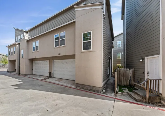2nd image of 254 N Lenox St, Houston, TX 77011 | MLS# 98826877