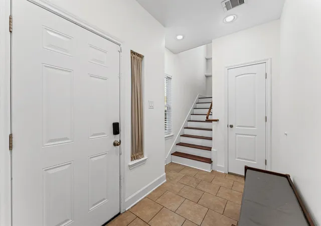 4th image of 254 N Lenox St, Houston, TX 77011 | MLS# 98826877