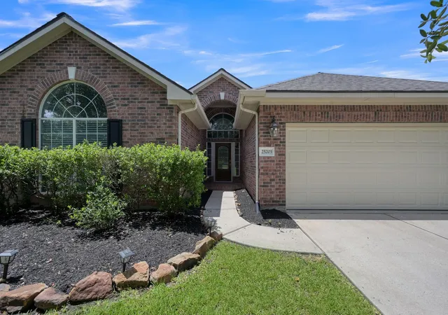 2nd image of 25203 Auburn Terrace Dr, Spring, TX 77389 | MLS# 34945742