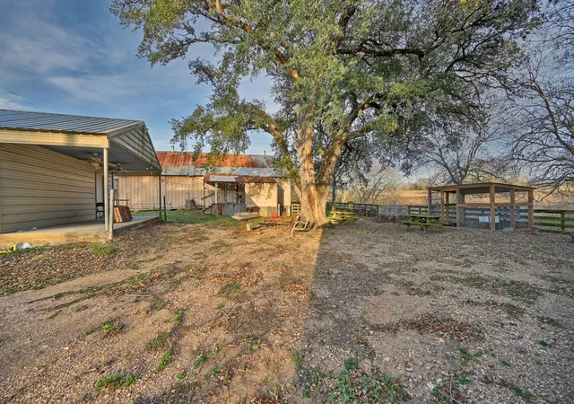 46th image of 12528 Fm 109, Industry, TX 78944 | MLS# 56613309