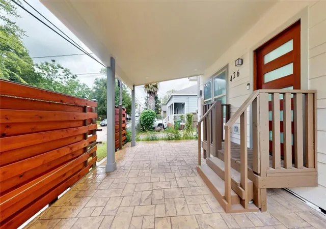 3rd image of 426 Middle St, Houston, TX 77003 | MLS# 987498