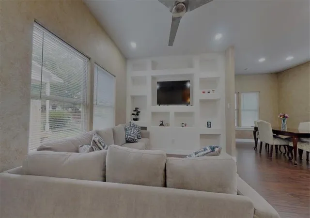 5th image of 426 Middle St, Houston, TX 77003 | MLS# 987498