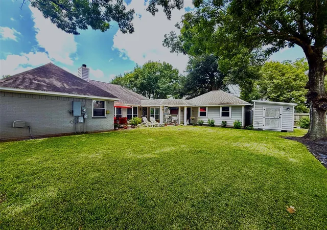 image of 110 Portulaca St, Lake Jackson, TX 77566 | MLS# 41334043