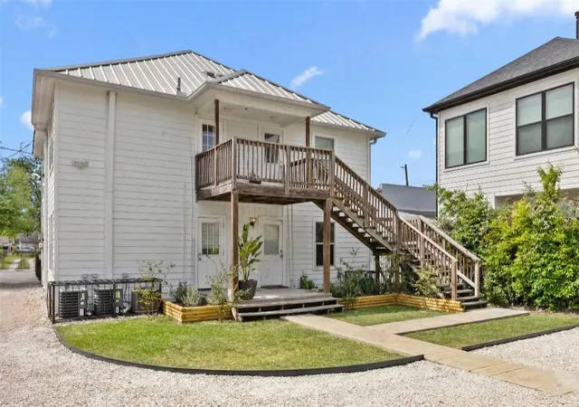 3rd image of 7 Latham St, Houston, TX 77011