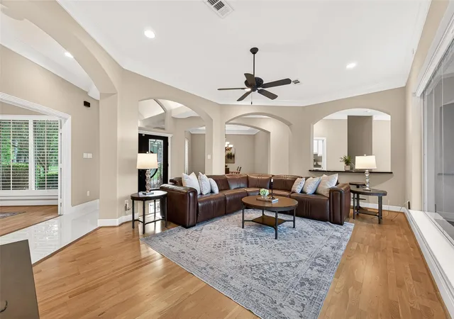 Photo 1 of Single family home for sale at 22 Stonegate Park Ct, Spring, TX 77379 | MLS# 62399984 | Listing updated on 2026-09-20