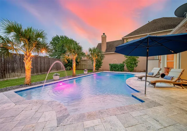 Photo 2 of Single family home for sale at 22 Stonegate Park Ct, Spring, TX 77379 | MLS# 62399984 | Listing updated on 2026-09-20