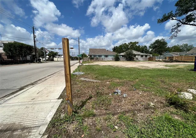 Photo 3 of Land for sale at 0 Everett St, Houston, TX 77009 | MLS# 14458404 | Listing updated on 2026-08-24