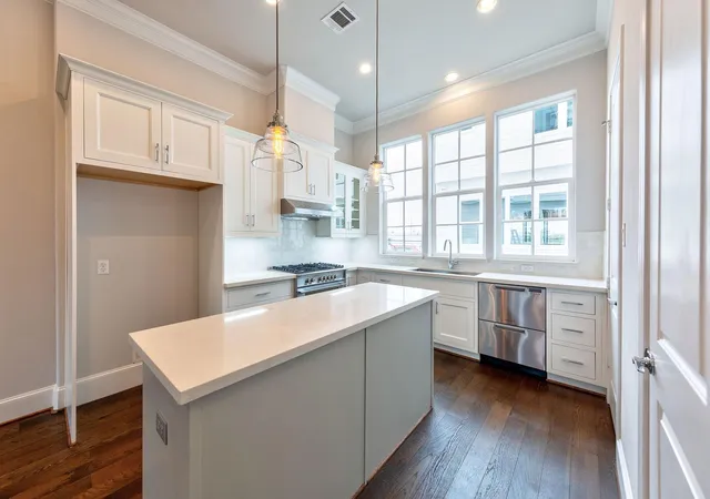 4th image of 2722 Maxroy St, Houston, TX 77007 | MLS# 7479623
