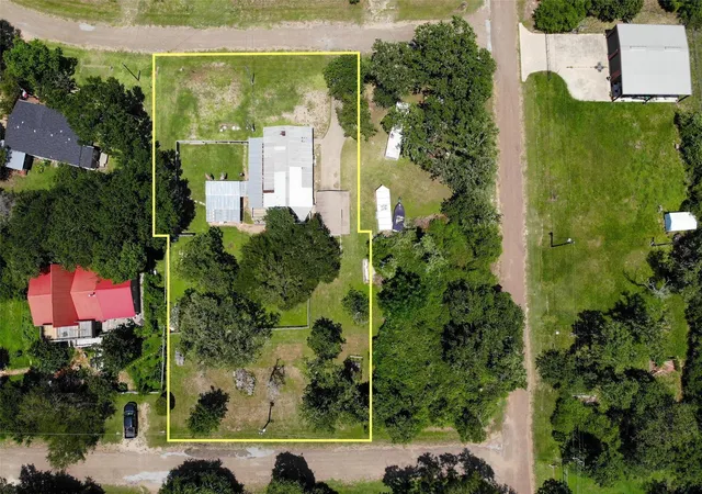 Homes for sale in Somerville, TX | 712 Birch Hollow Dr, Somerville, TX 77879 | MLS# 15751448